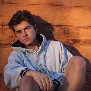 Meet your Posher, Dakota